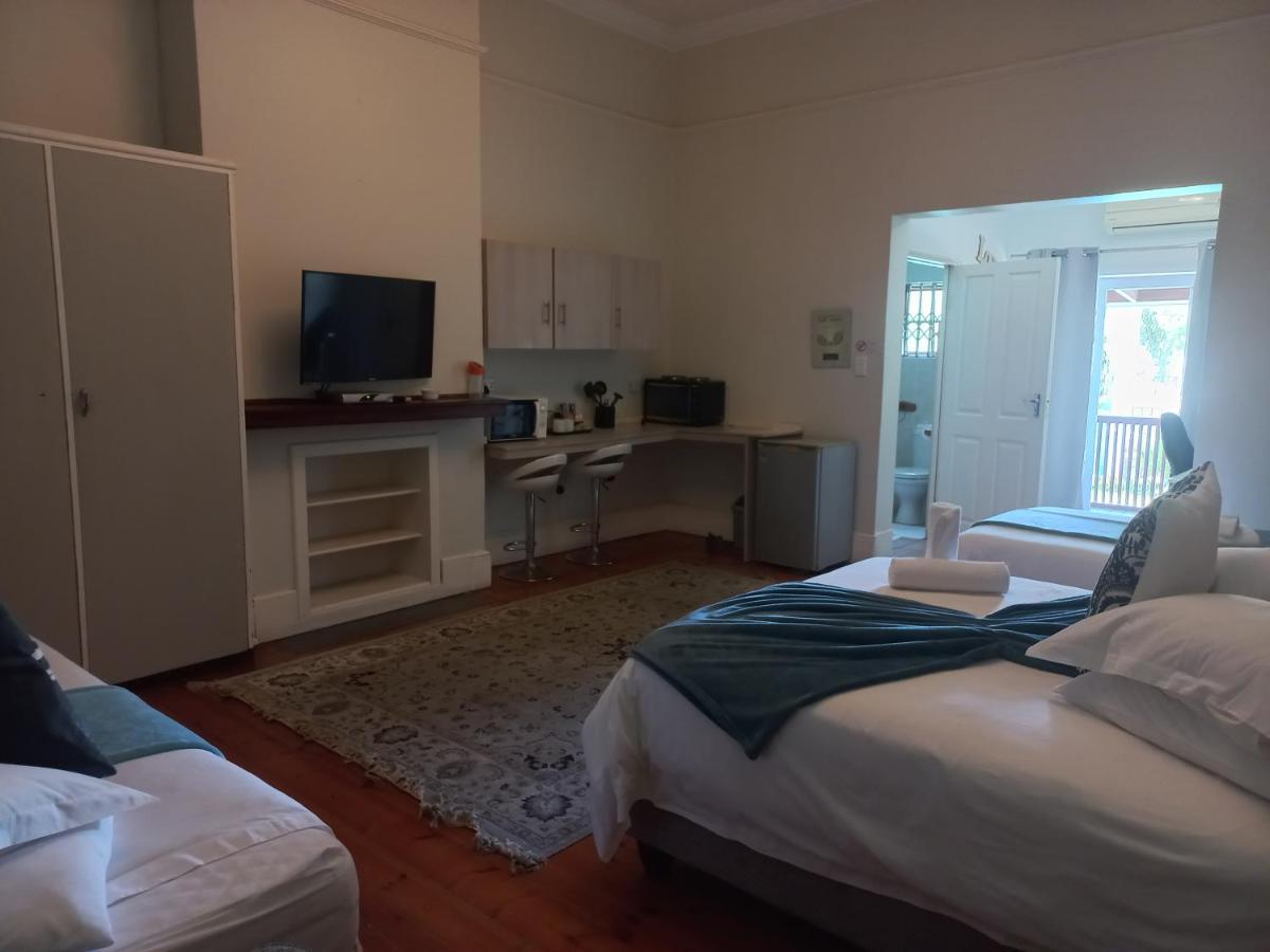 Dreamers Guesthouse - No Loadshedding King William's Town Exteriér fotografie