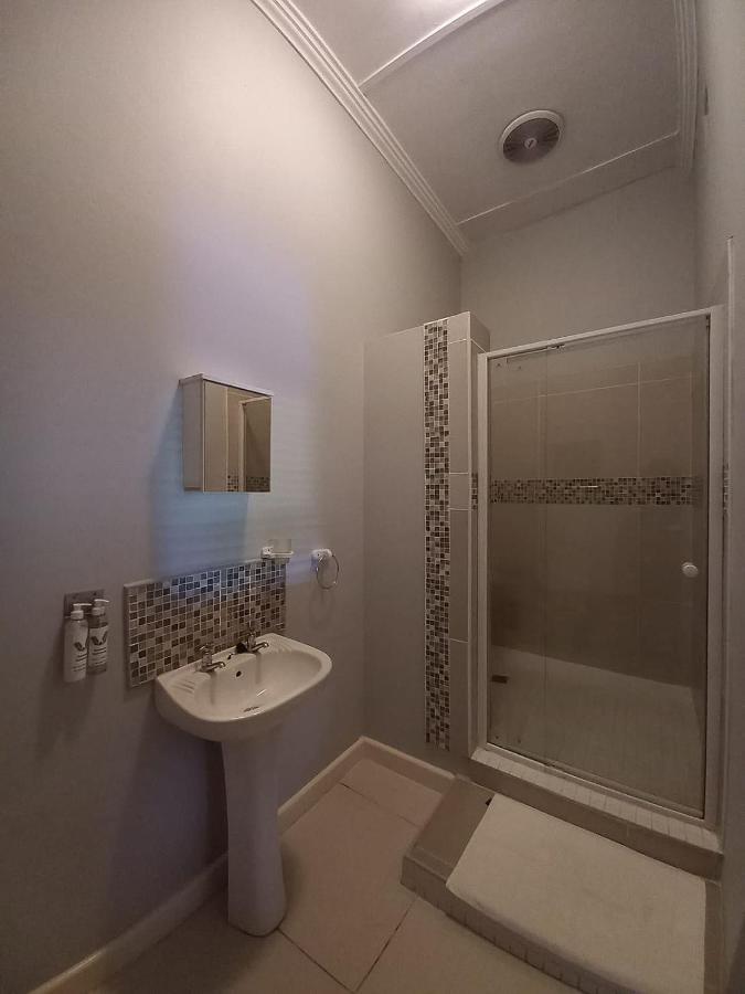 Dreamers Guesthouse - No Loadshedding King William's Town Exteriér fotografie